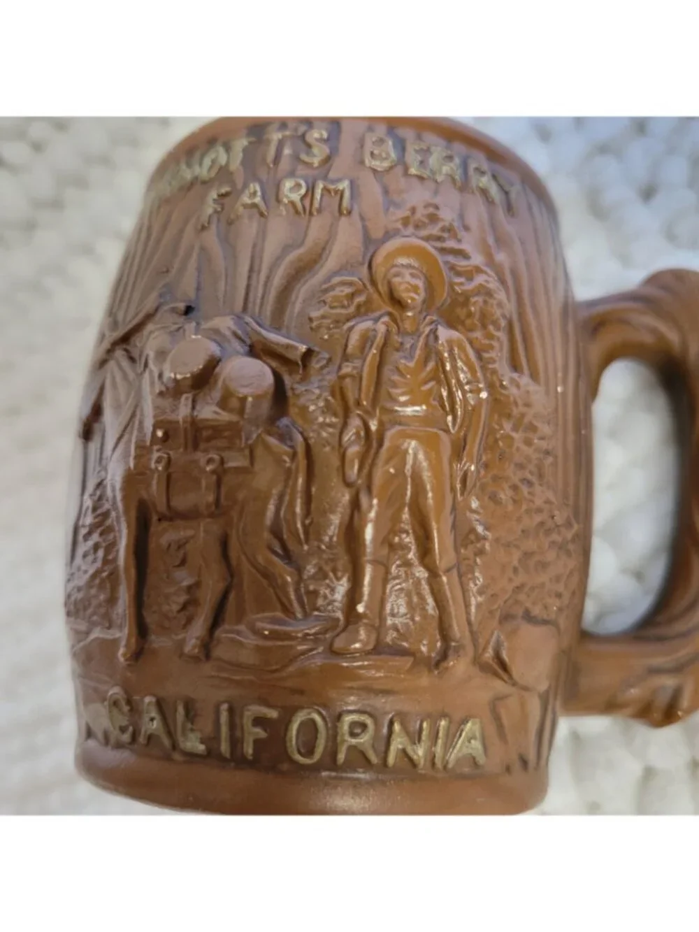 Vintage Knott's Berry Farm Ceramic Mug 3D Raised design brown w/horse California